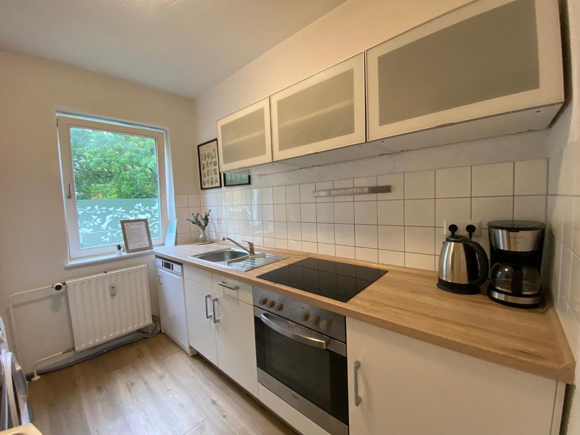 Zentrale 3-Zimmer Wohnung Mit Balkon - Perfekt Fuer Monteure Und Familien Neumünster Eksteriør billede