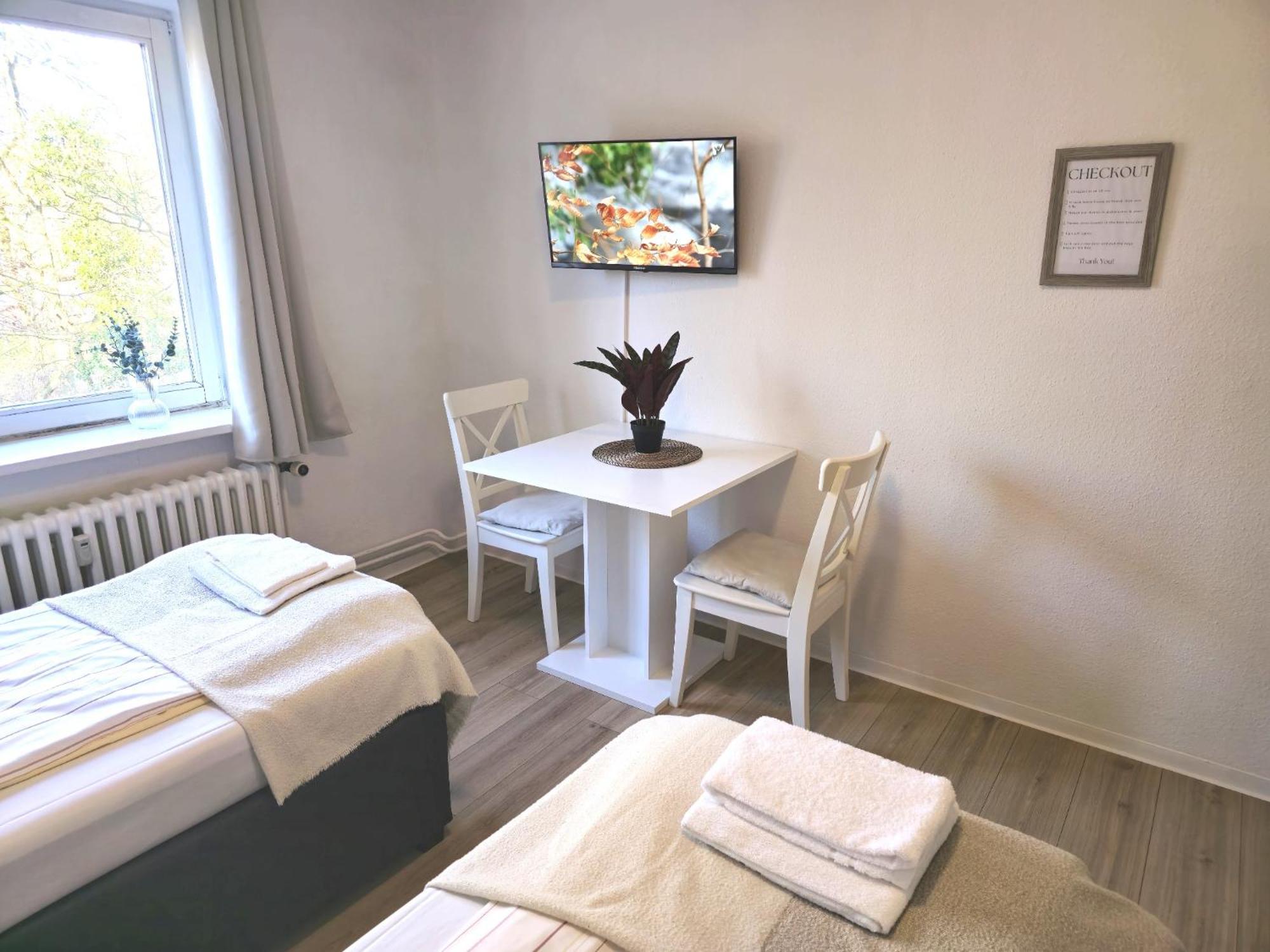 Zentrale 3-Zimmer Wohnung Mit Balkon - Perfekt Fuer Monteure Und Familien Neumünster Eksteriør billede