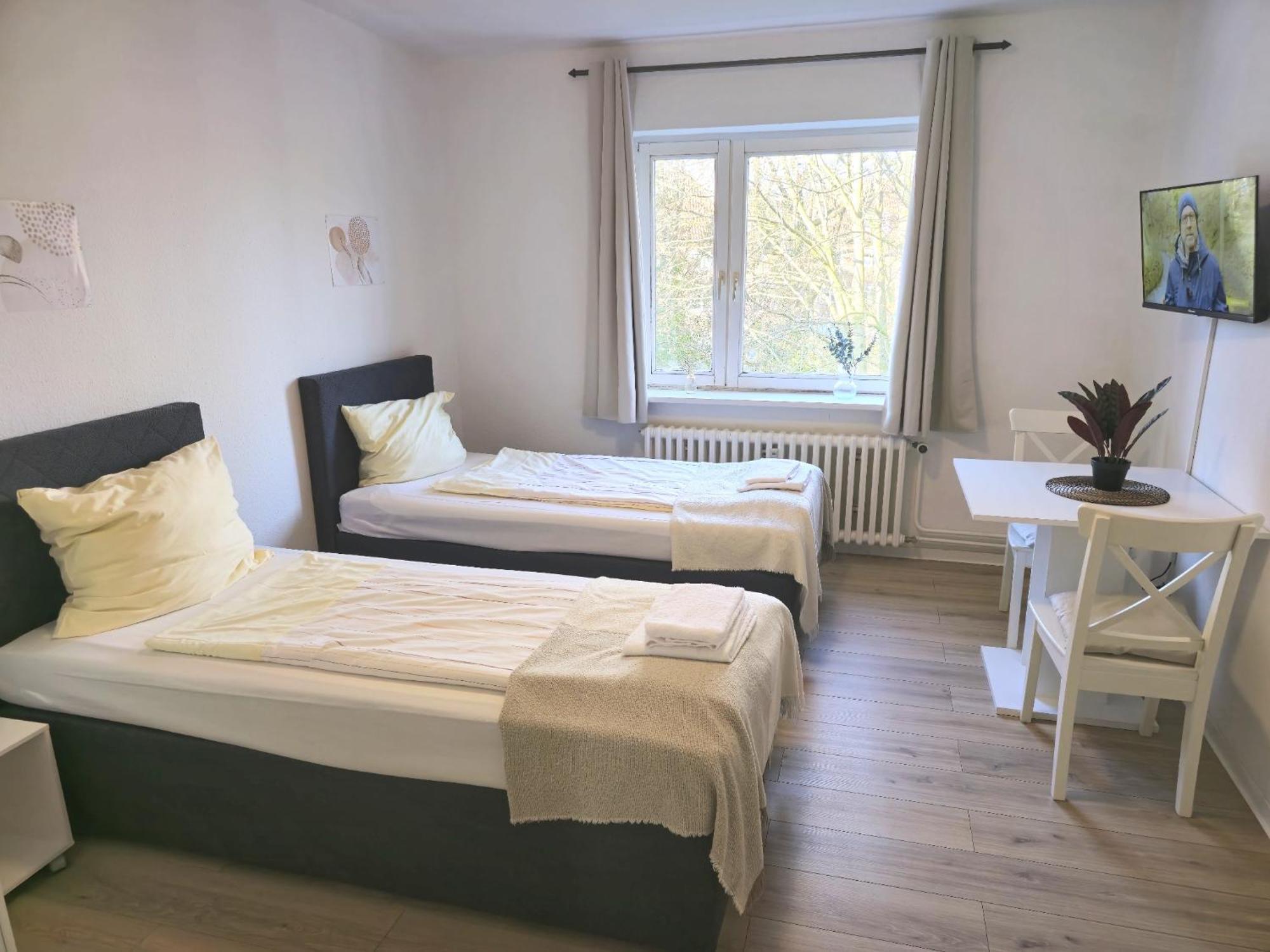 Zentrale 3-Zimmer Wohnung Mit Balkon - Perfekt Fuer Monteure Und Familien Neumünster Eksteriør billede