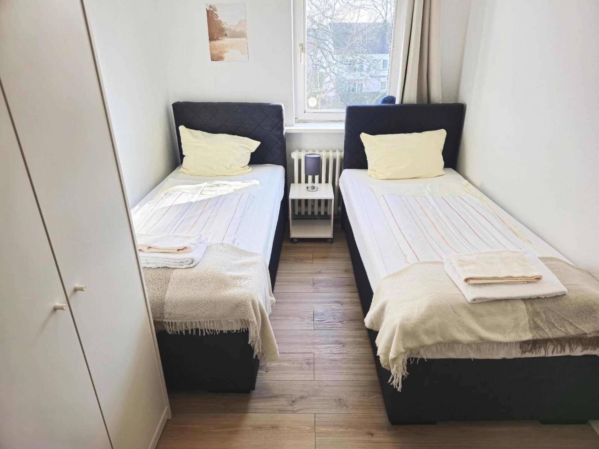 Zentrale 3-Zimmer Wohnung Mit Balkon - Perfekt Fuer Monteure Und Familien Neumünster Eksteriør billede